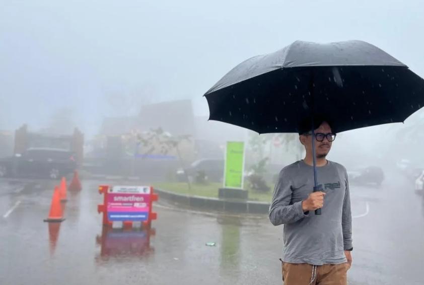  Prakiraan Cuaca Jakarta Minggu, BMKG Prediksi Hujan Ringan