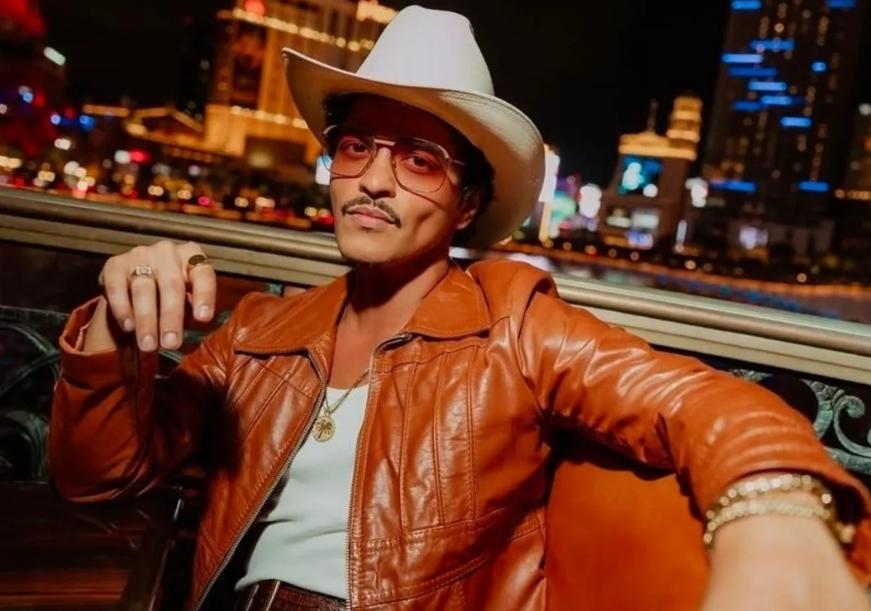  Setelah 10 Tahun, Bruno Mars Comeback dengan Album Baru “The Romantic”