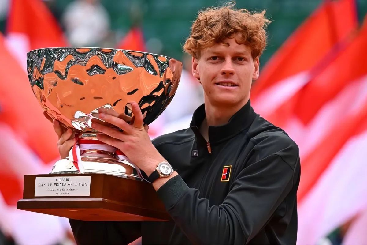  Jannik Sinner Tumbangkan Carlos Alcaraz di Final Monte-Carlo
